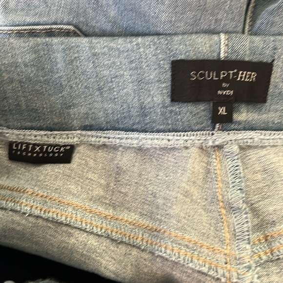 NYDJ Teresa Wide Leg Pull On Jeans - Picture 5 of 7